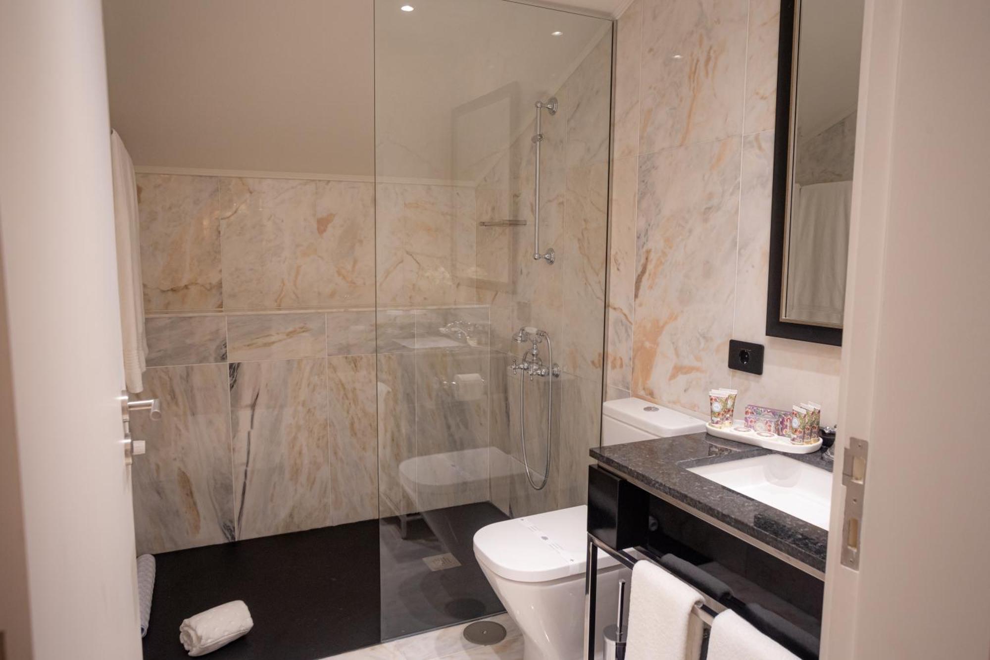 Solar Do Requeijo By Luna Hotels & Resorts Arcos de Valdevez Extérieur photo A shower enclosure